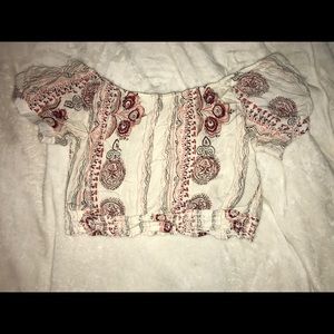 ❌😘SOLD❌❌Boho embroidered crop top